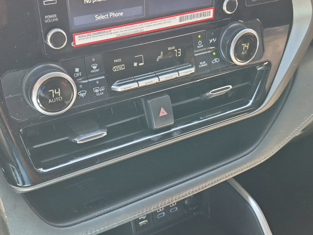 Used 2022 Toyota Highlander LE FWD image 20