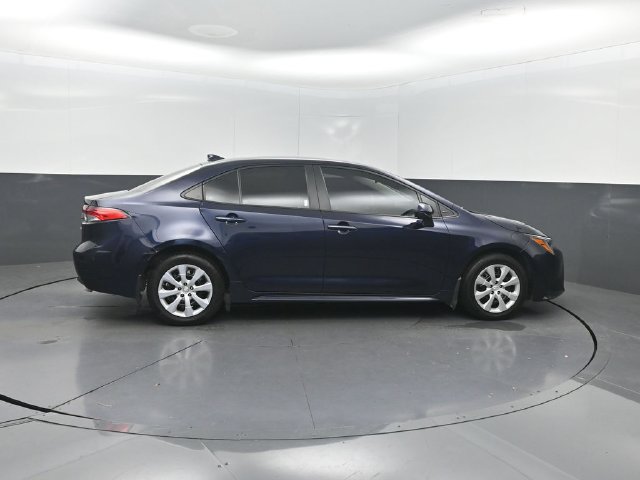 Used 2025 Toyota Corolla LE FWD image 24