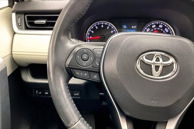 Used 2019 Toyota RAV4 XLE Premium w/ Cold Weather Package FWD image 21