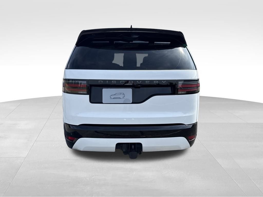 Used 2025 Land Rover Discovery Dynamic SE AWD/4WD image 8