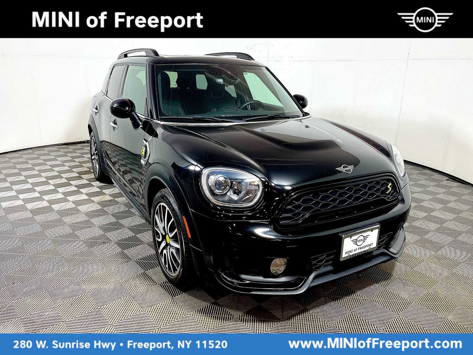 Used 2019 MINI Cooper Countryman SE w/ Signature Upholstery Package image 1