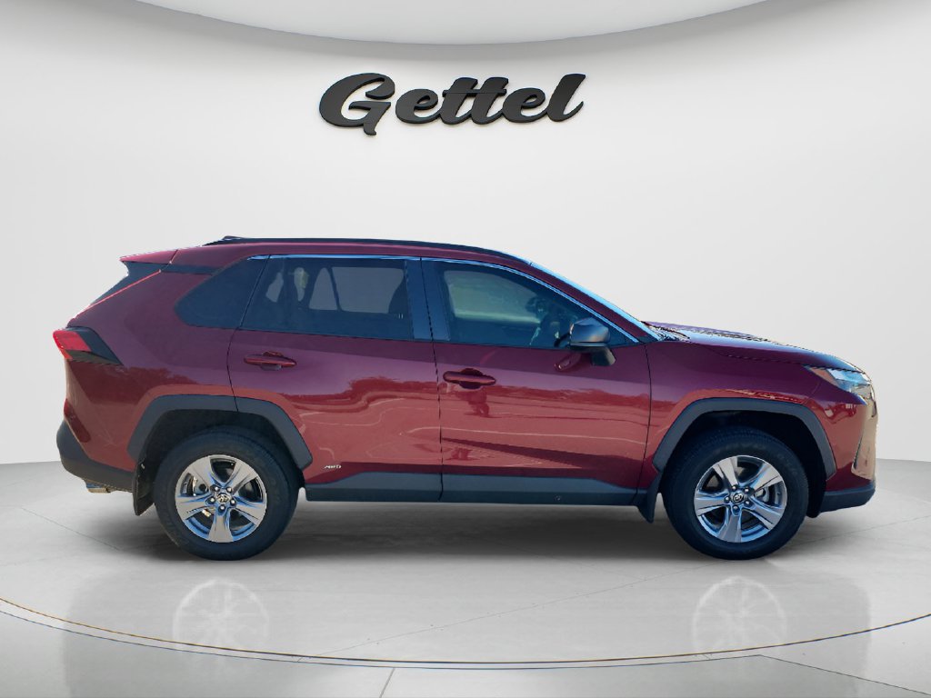 Certified 2023 Toyota RAV4 LE AWD/4WD image 4