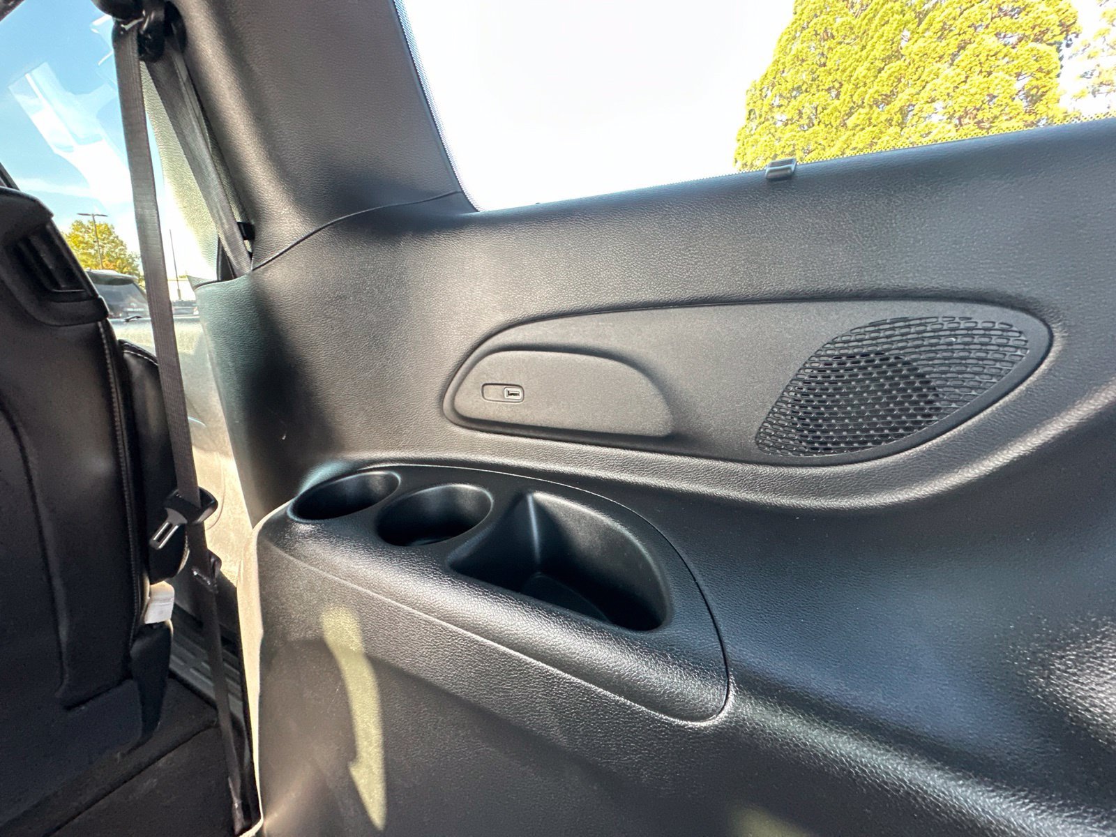 Used 2025 Chrysler Pacifica Limited FWD image 15