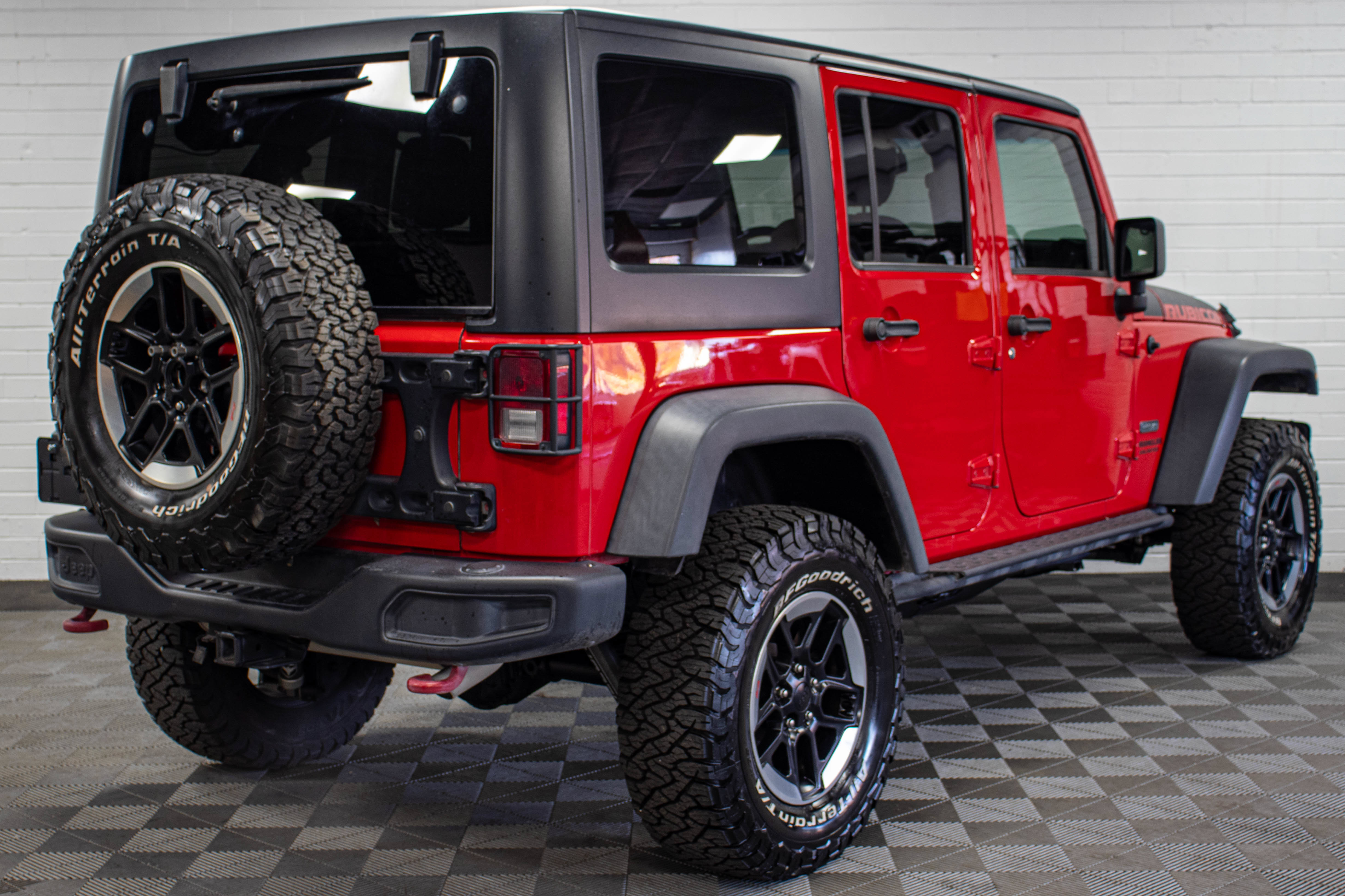 Used 2017 Jeep Wrangler Unlimited Rubicon AWD/4WD image 3