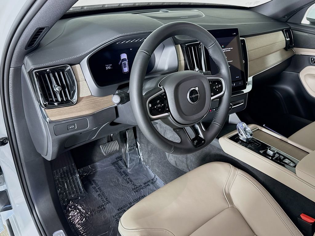 Certified 2026 Volvo XC90 B6 Plus w/ Protection Package Premier image 9