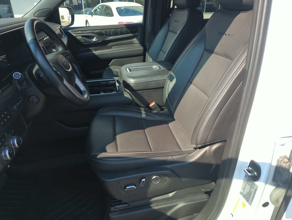 Used 2024 GMC Yukon Denali AWD/4WD image 11