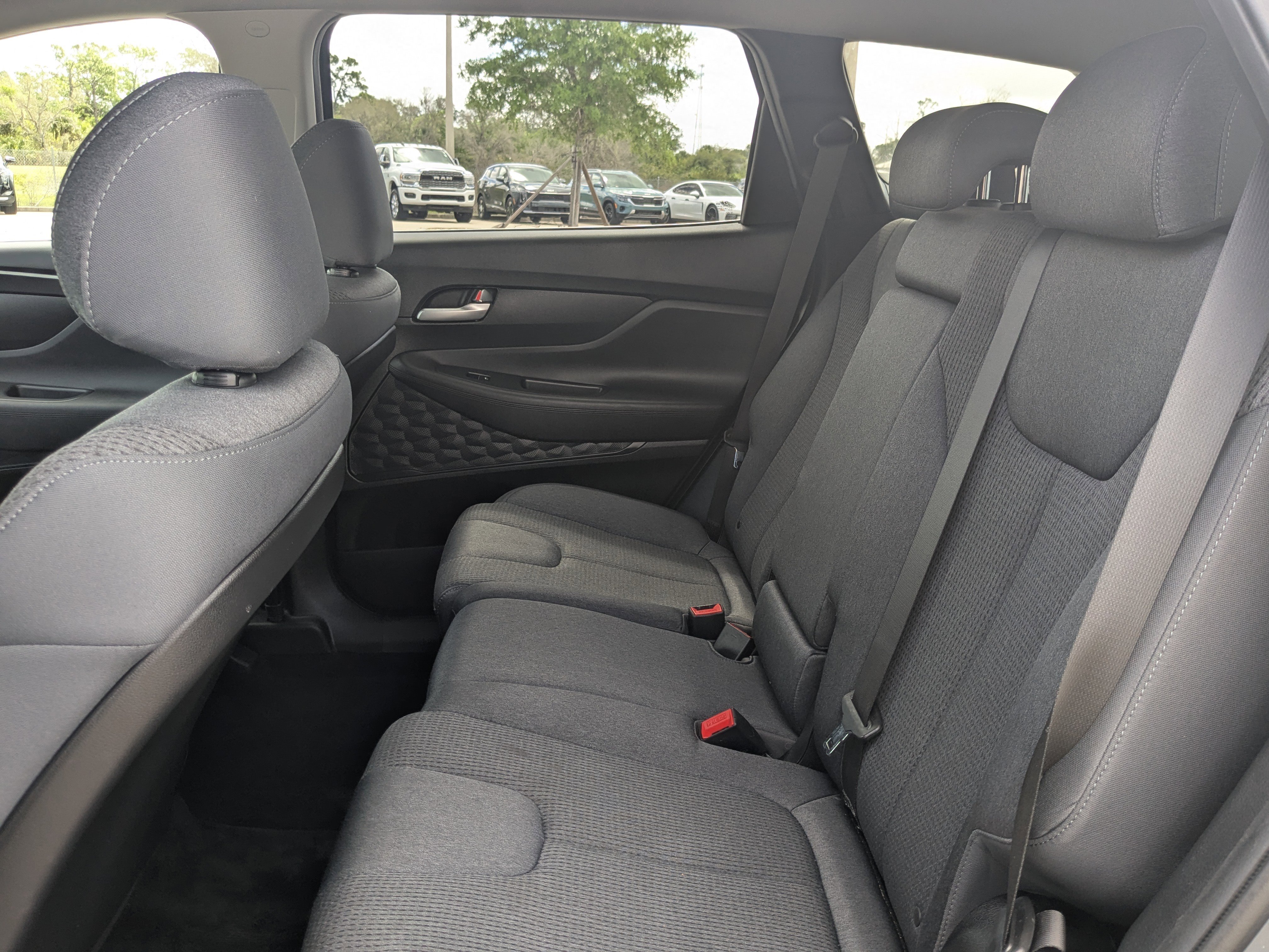 Used 2023 Hyundai Santa Fe SEL FWD image 18