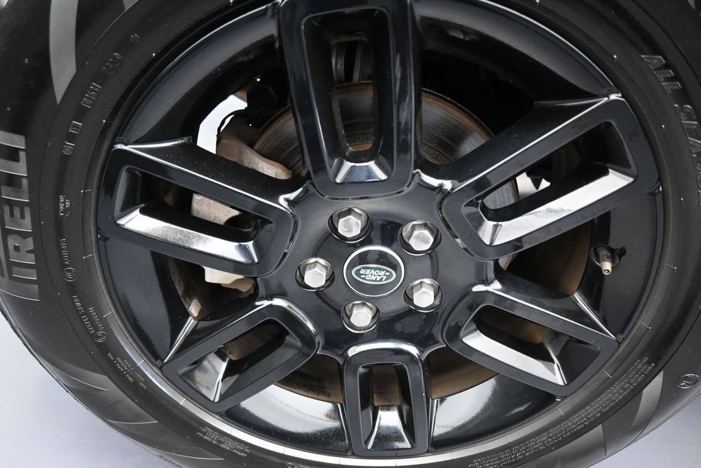 Used 2025 Land Rover Defender 110 S AWD/4WD image 55