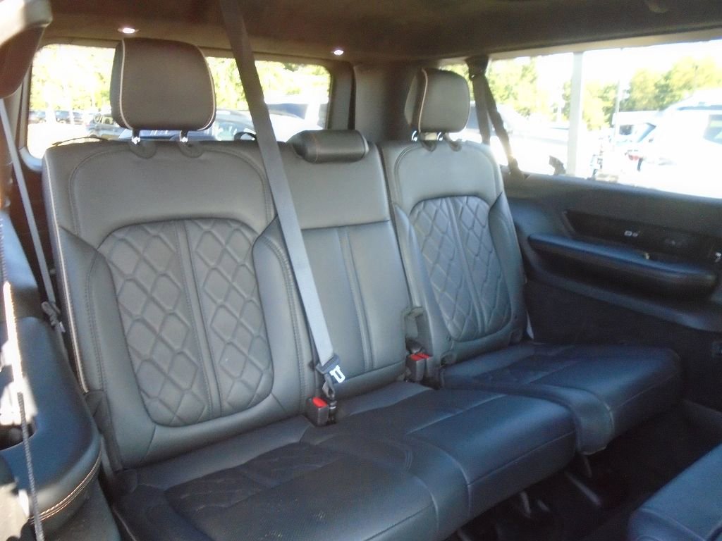 Used 2024 Jeep Grand Wagoneer L Series III image 11