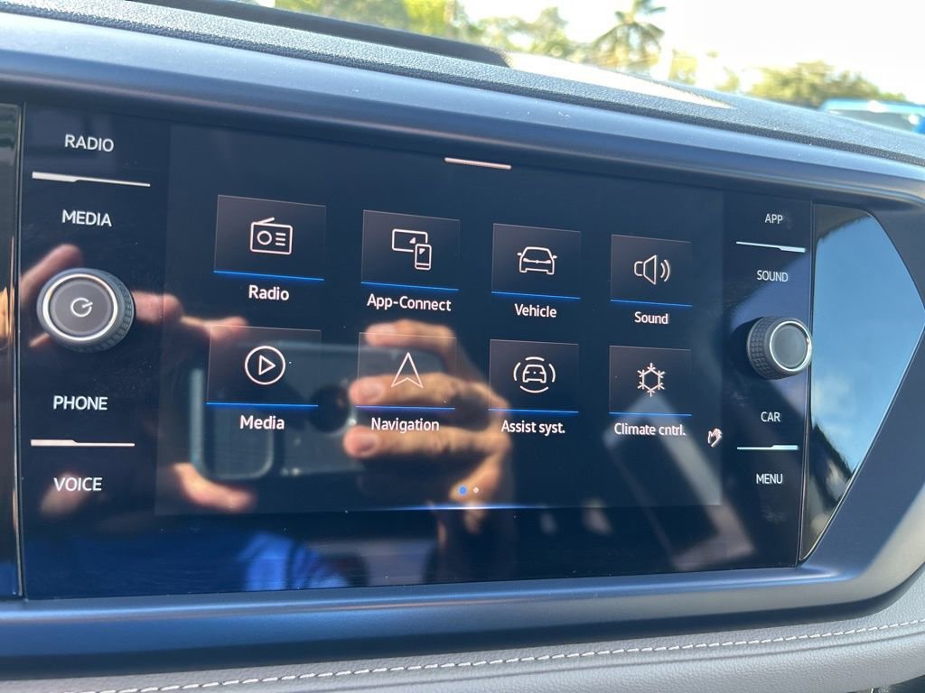 Used 2024 Volkswagen Taos SE image 39