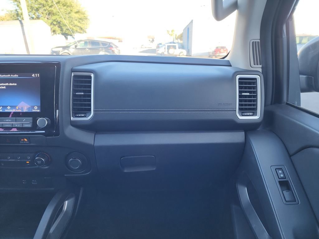 Used 2023 Nissan Frontier SV image 32