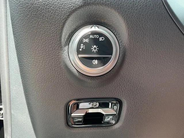 New 2025 Mercedes-Benz C 300 4MATIC Sedan image 35