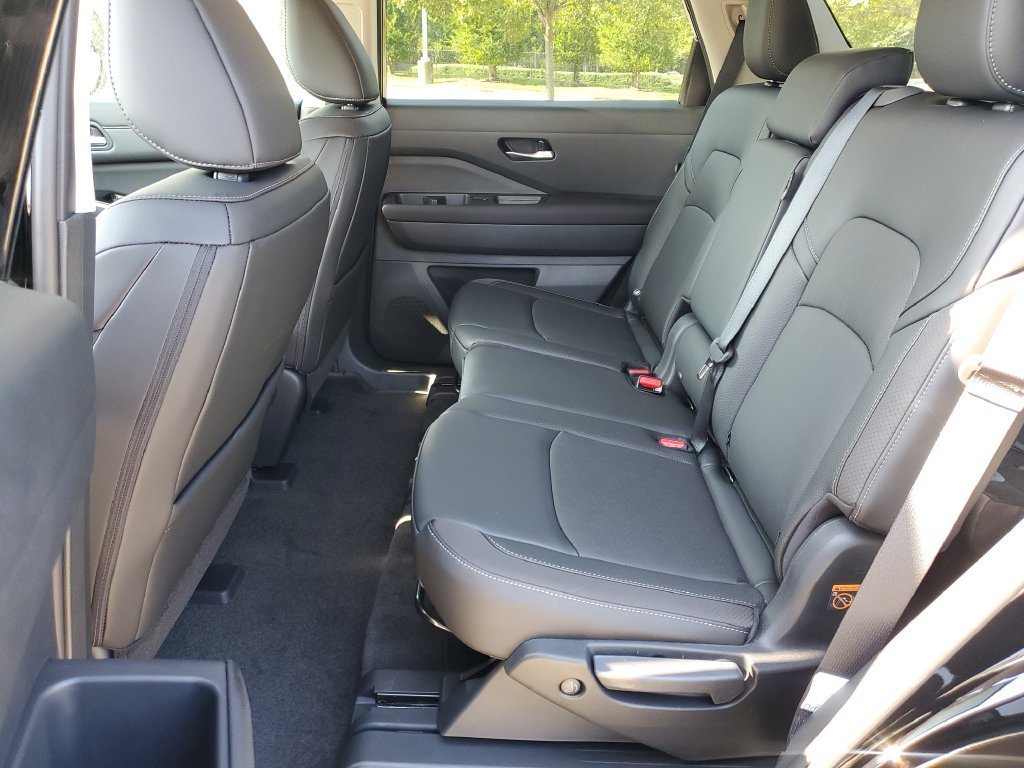 New 2026 Nissan Pathfinder SL FWD image 13