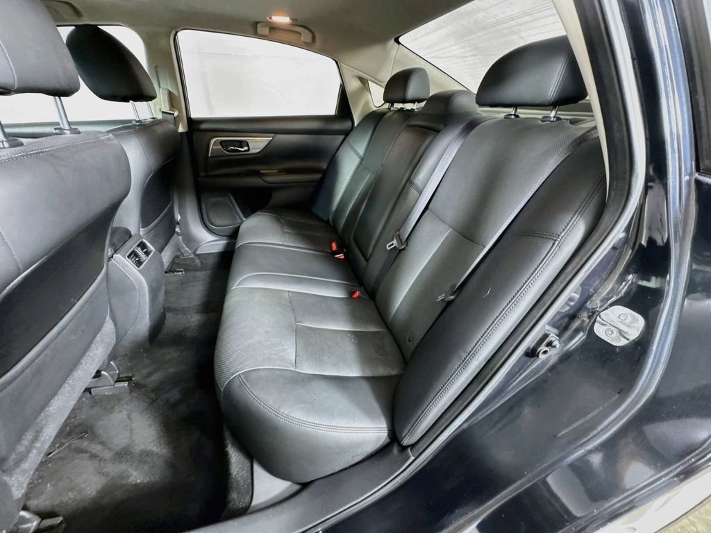 Used 2015 Nissan Altima 3.5 SL FWD image 29