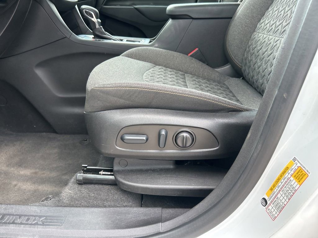 Used 2023 Chevrolet Equinox LT image 10