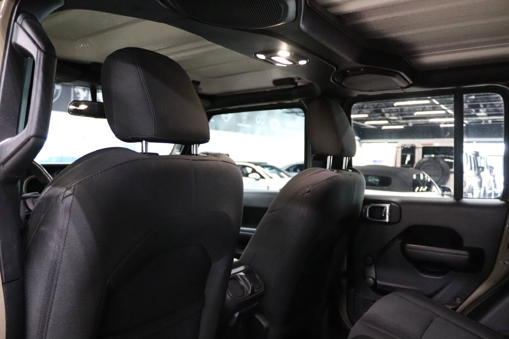 Used 2020 Jeep Gladiator Sport image 16