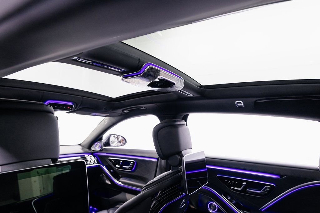 Used 2023 Mercedes-Benz Maybach S 680 4MATIC w/ Manufaktur Leather Package image 27