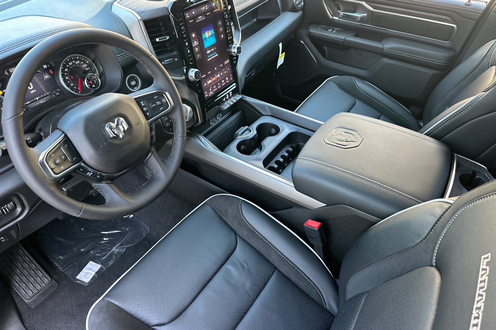 New 2026 RAM 1500 Laramie AWD/4WD image 9