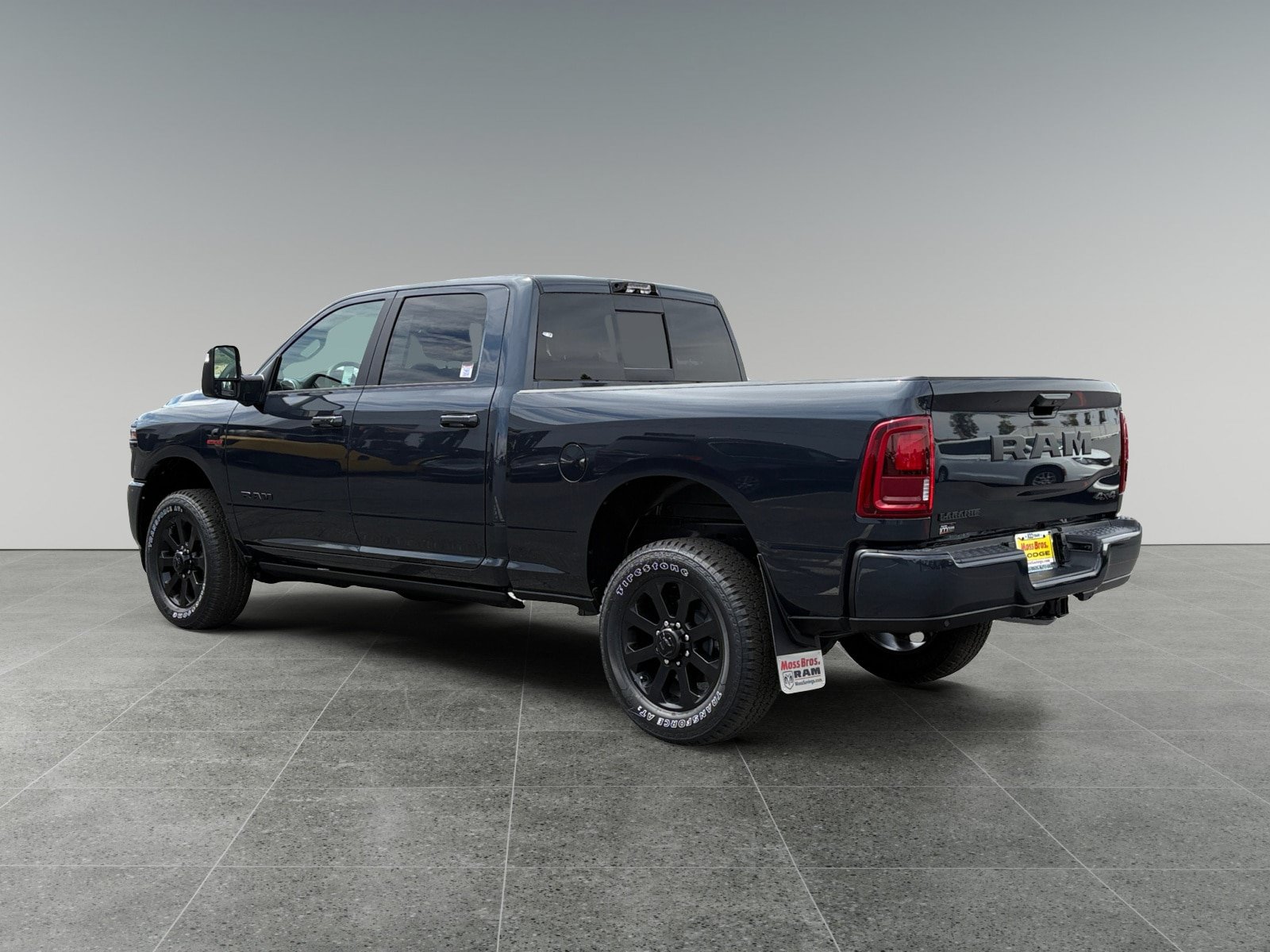 New 2026 RAM 2500 Laramie AWD/4WD image 3