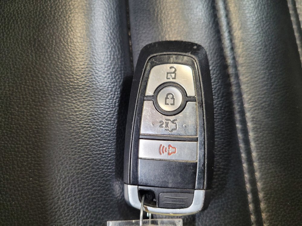 Used 2024 Ford Edge SEL image 32