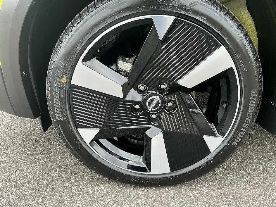 Used 2025 Nissan Kicks SR w/ SR Premium Package image 7