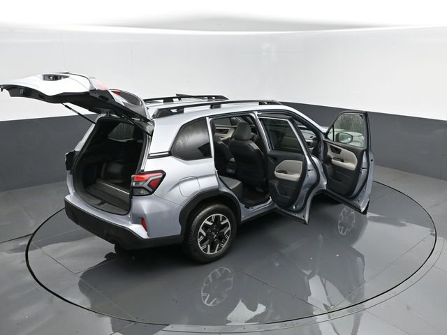Used 2025 Subaru Forester Premium image 26