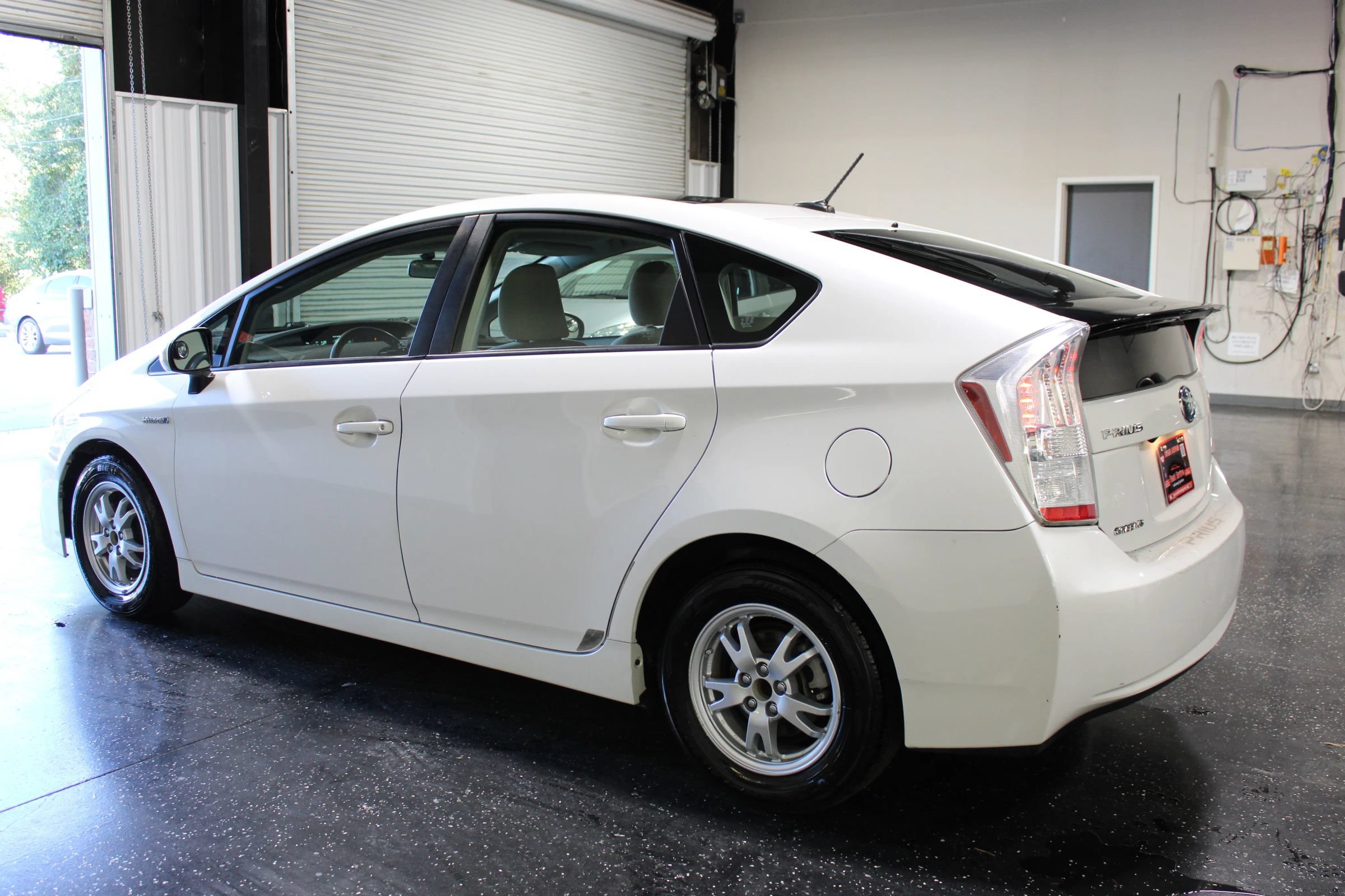 Used 2011 Toyota Prius Three w/ Solar Roof Pkg FWD image 5