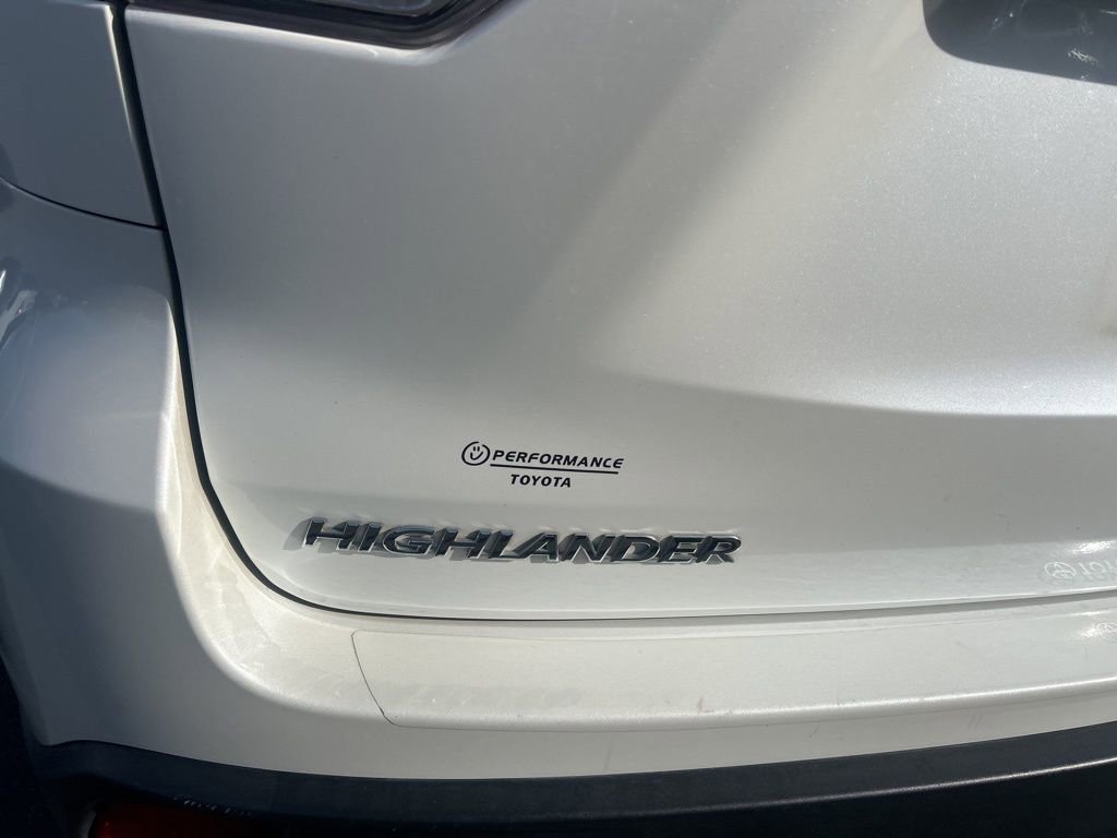 Used 2017 Toyota Highlander XLE image 15