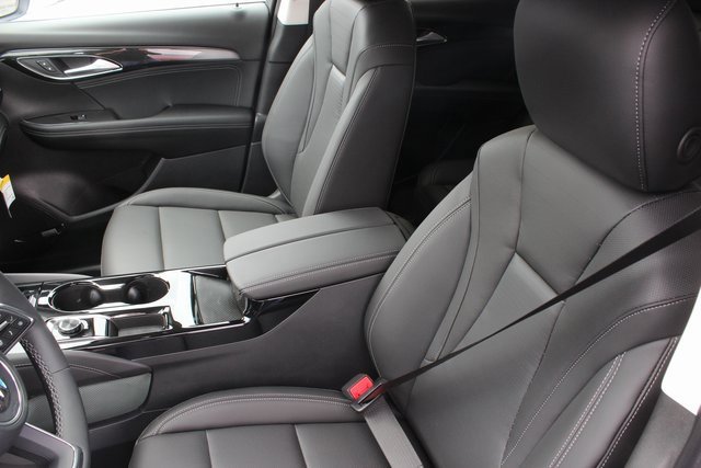 New 2025 Buick Envision Preferred image 2