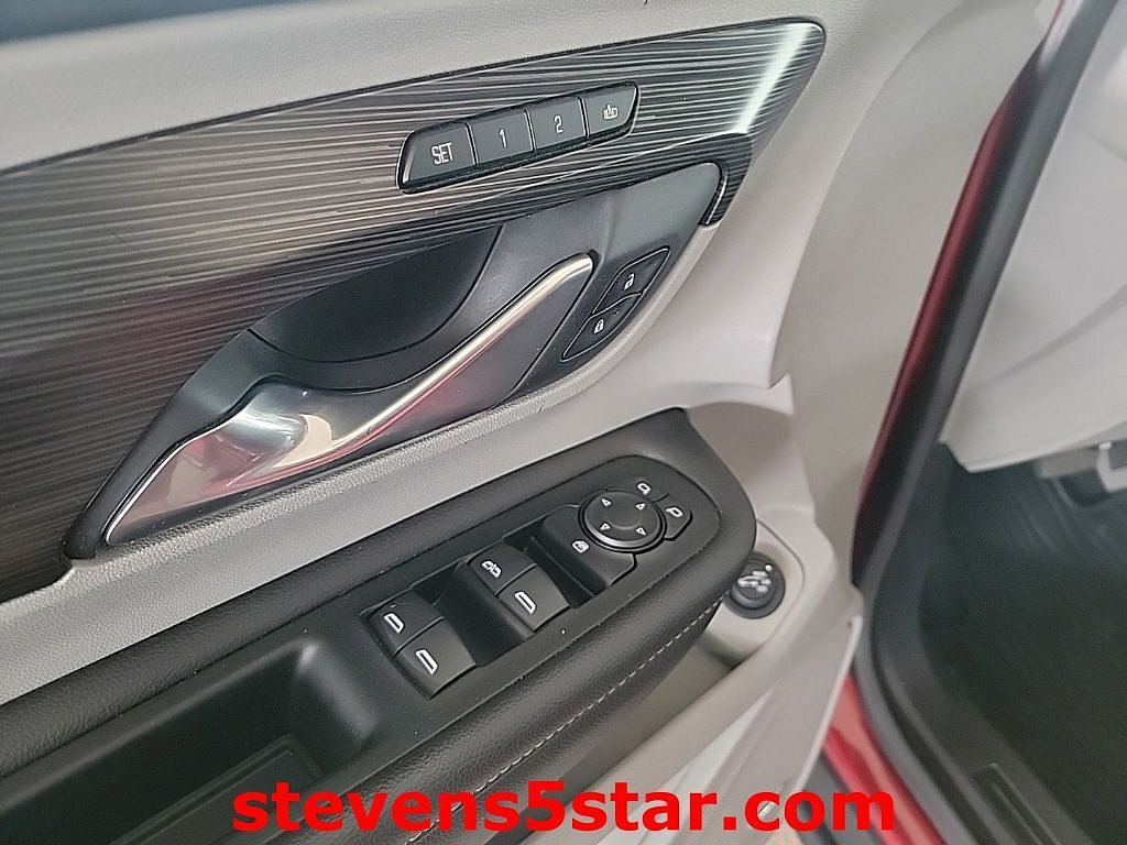 Used 2019 GMC Terrain SLT w/ Preferred Package FWD image 11