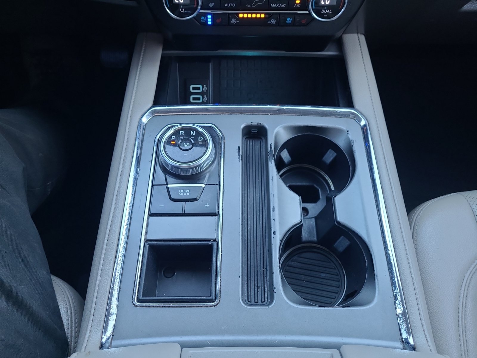 Used 2019 Ford Expedition XLT w/ Equipment Group 202A RWD image 21