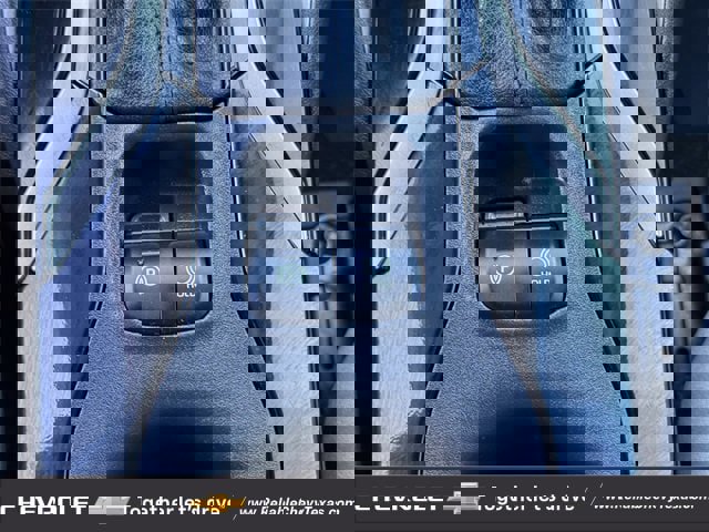 Used 2022 Toyota Corolla LE image 17