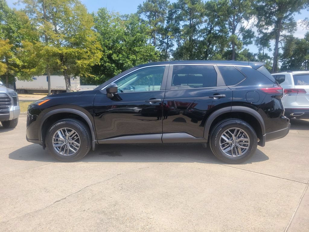 Used 2024 Nissan Rogue S FWD image 2