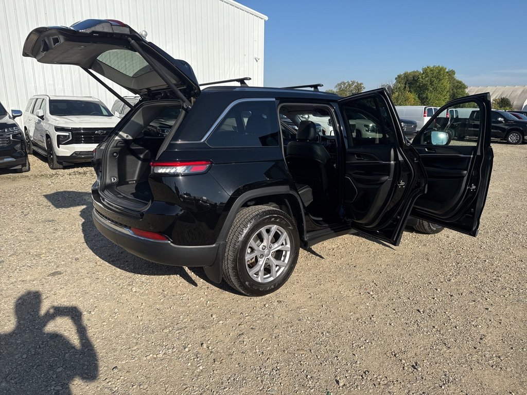 Used 2022 Jeep Grand Cherokee Limited w/ Trailer Tow Prep Group (B) image 30