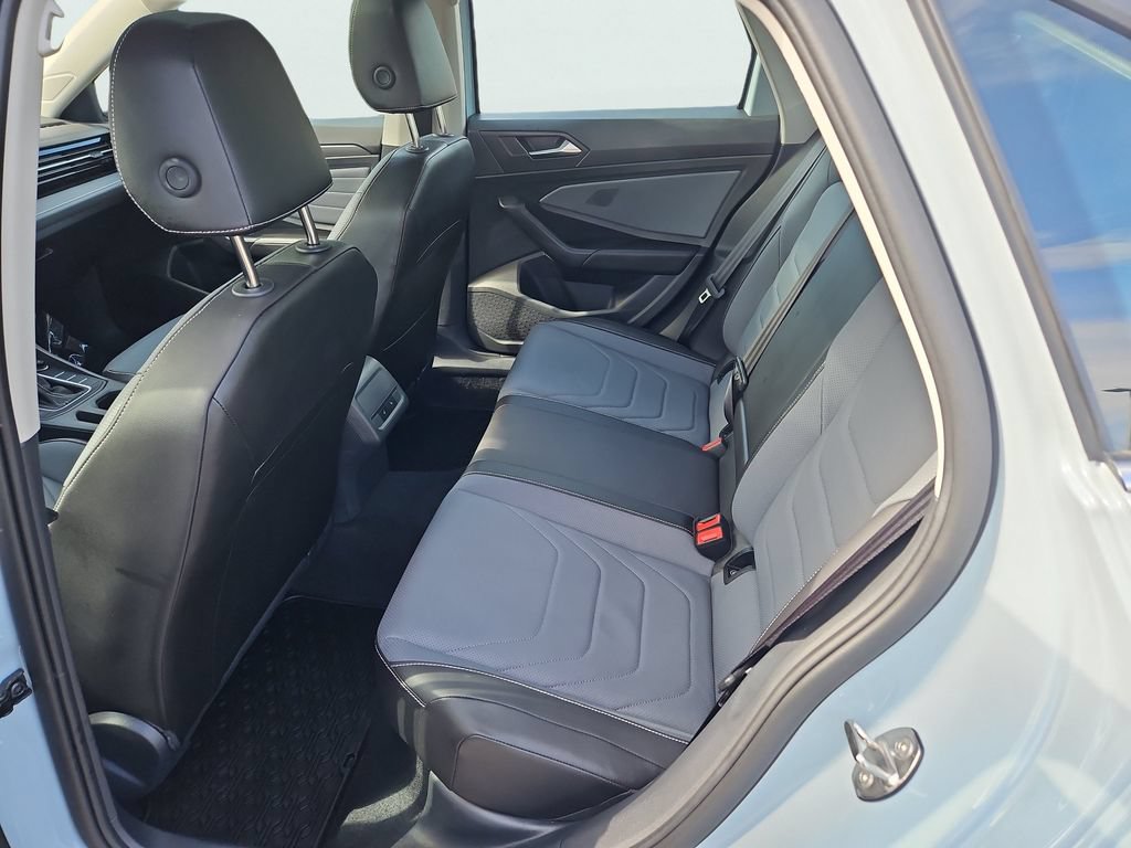Used 2026 Volkswagen Jetta SEL FWD image 34