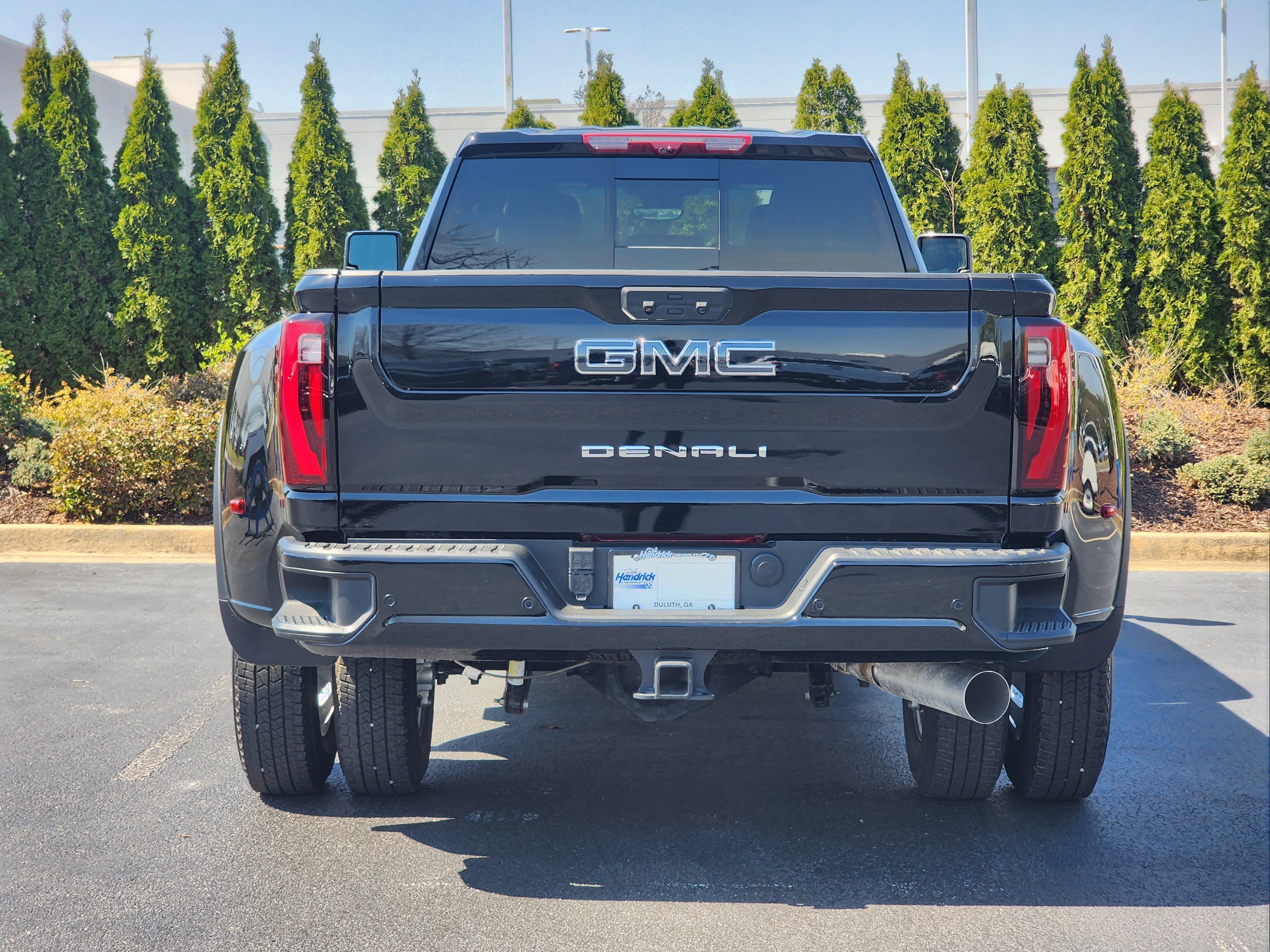Used 2025 GMC Sierra 3500 Denali Ultimate image 9
