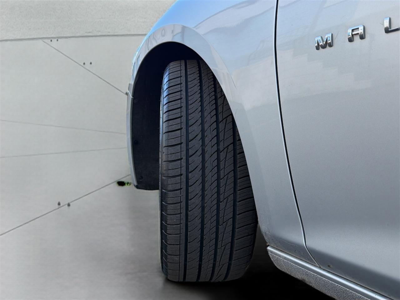 Used 2020 Chevrolet Malibu LT FWD image 28
