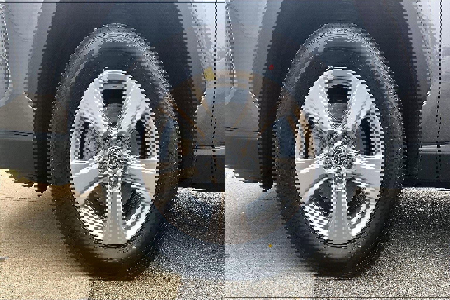 Used 2022 Toyota RAV4 XLE w/ Convenience Package image 11