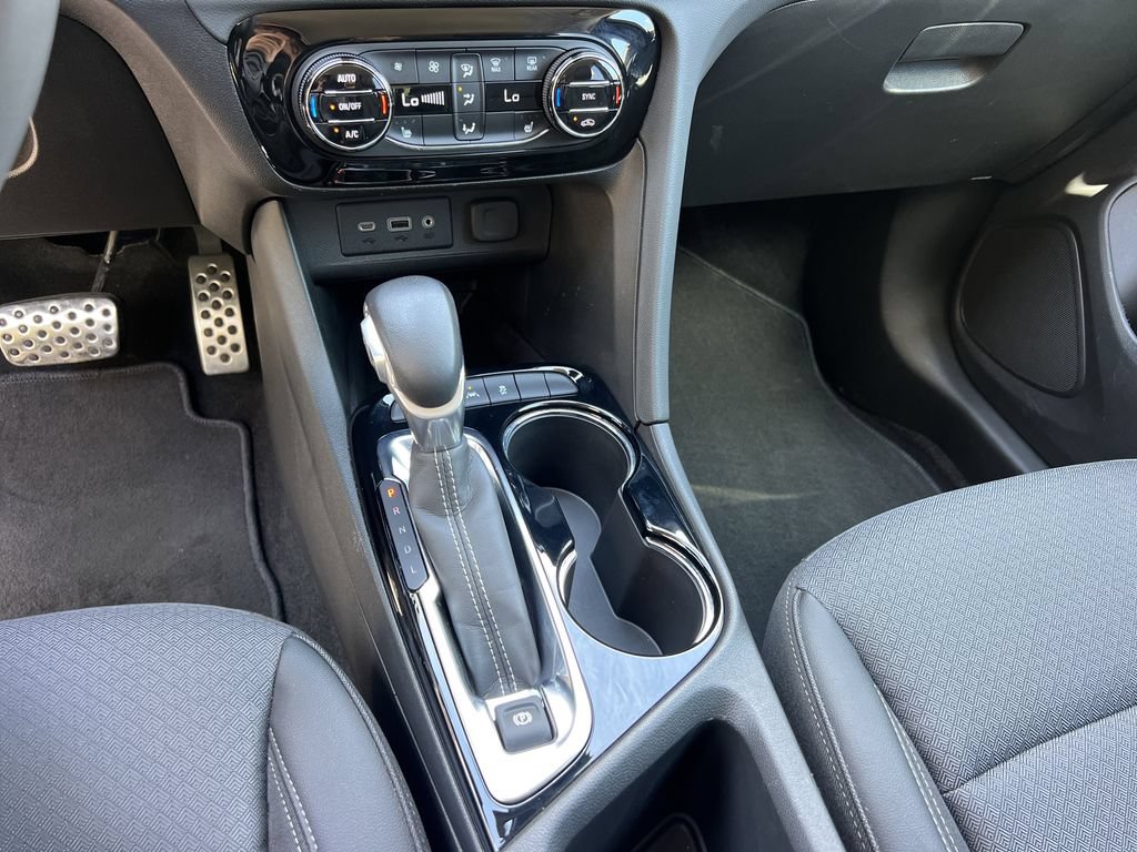 Used 2023 Buick Encore GX Select w/ Sport Touring Package FWD image 28