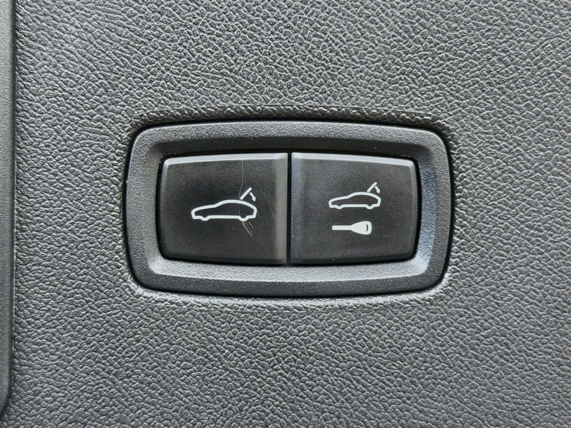Used 2023 Porsche Cayenne AWD/4WD image 11