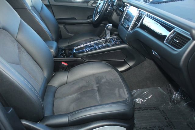 Used 2018 Porsche Macan image 27