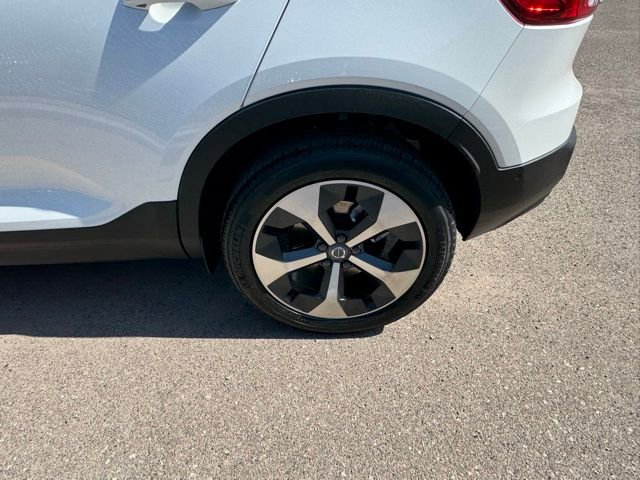 New 2025 Volvo XC40 B5 Plus w/ Protection Package Premier AWD/4WD image 10