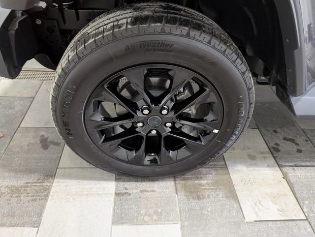 Used 2025 Jeep Wrangler Unlimited Sahara AWD/4WD image 7