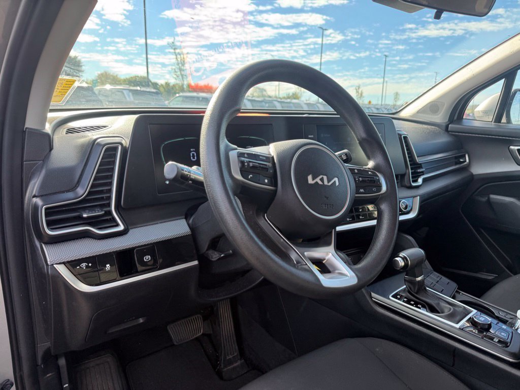 Used 2023 Kia Sportage LX FWD image 10