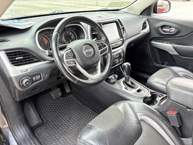 Used 2017 Jeep Cherokee Trailhawk w/ Comfort/Convenience Group AWD/4WD image 6