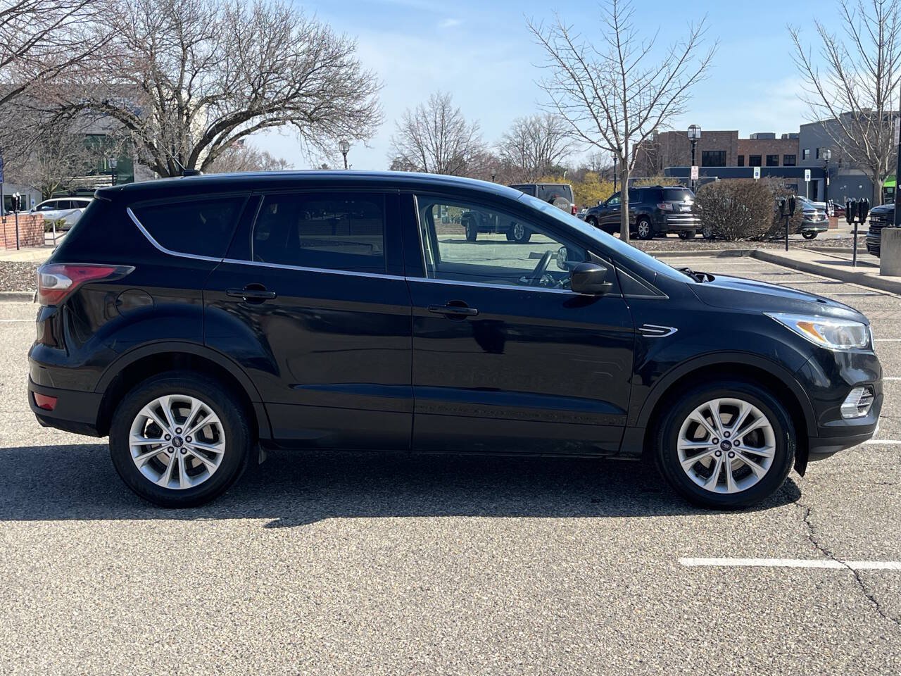 Used 2017 Ford Escape SE FWD image 5