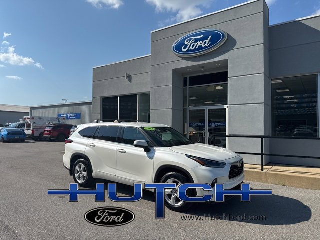 Used 2021 Toyota Highlander LE image 1