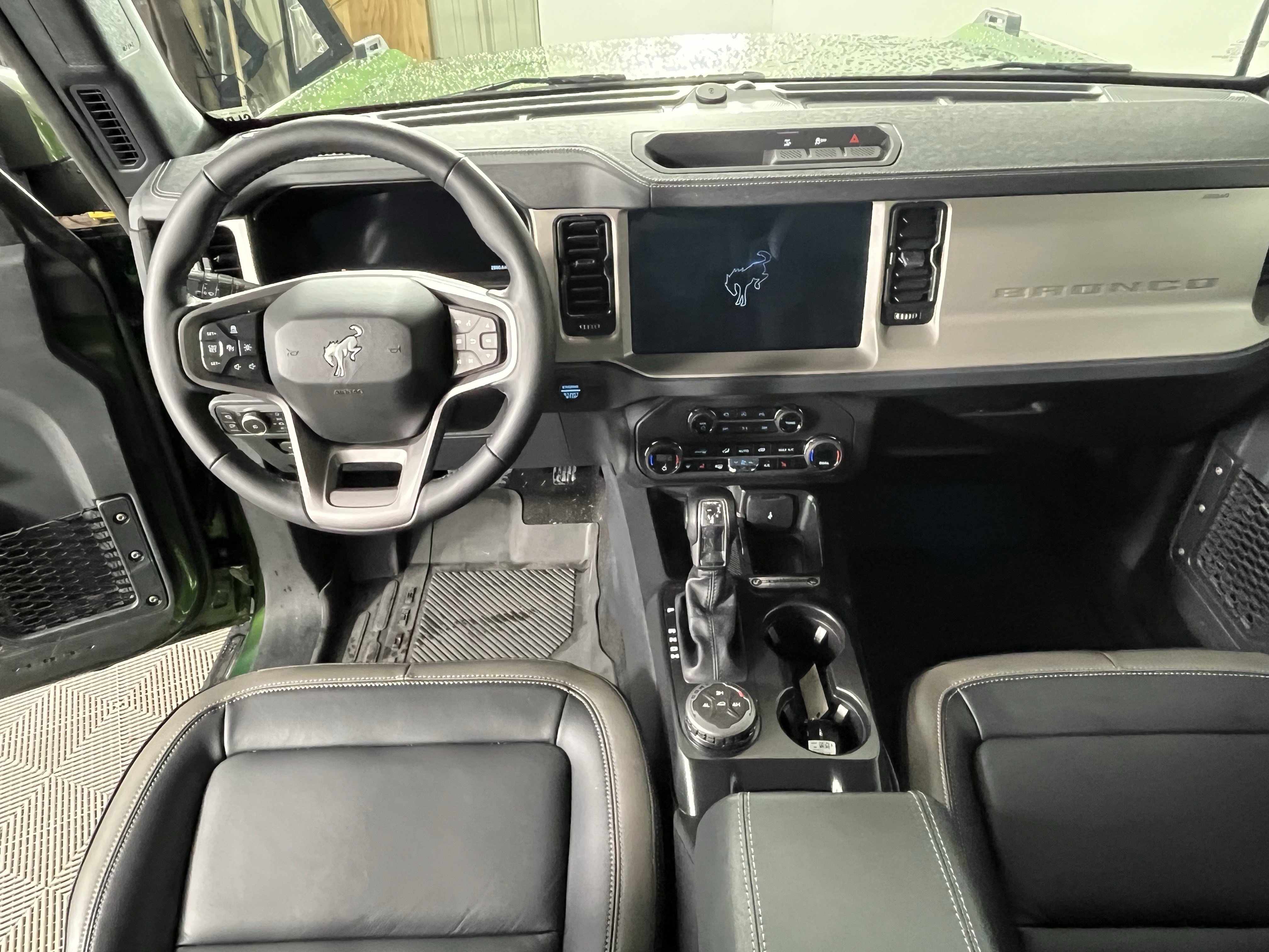 Used 2025 Ford Bronco Outer Banks image 11
