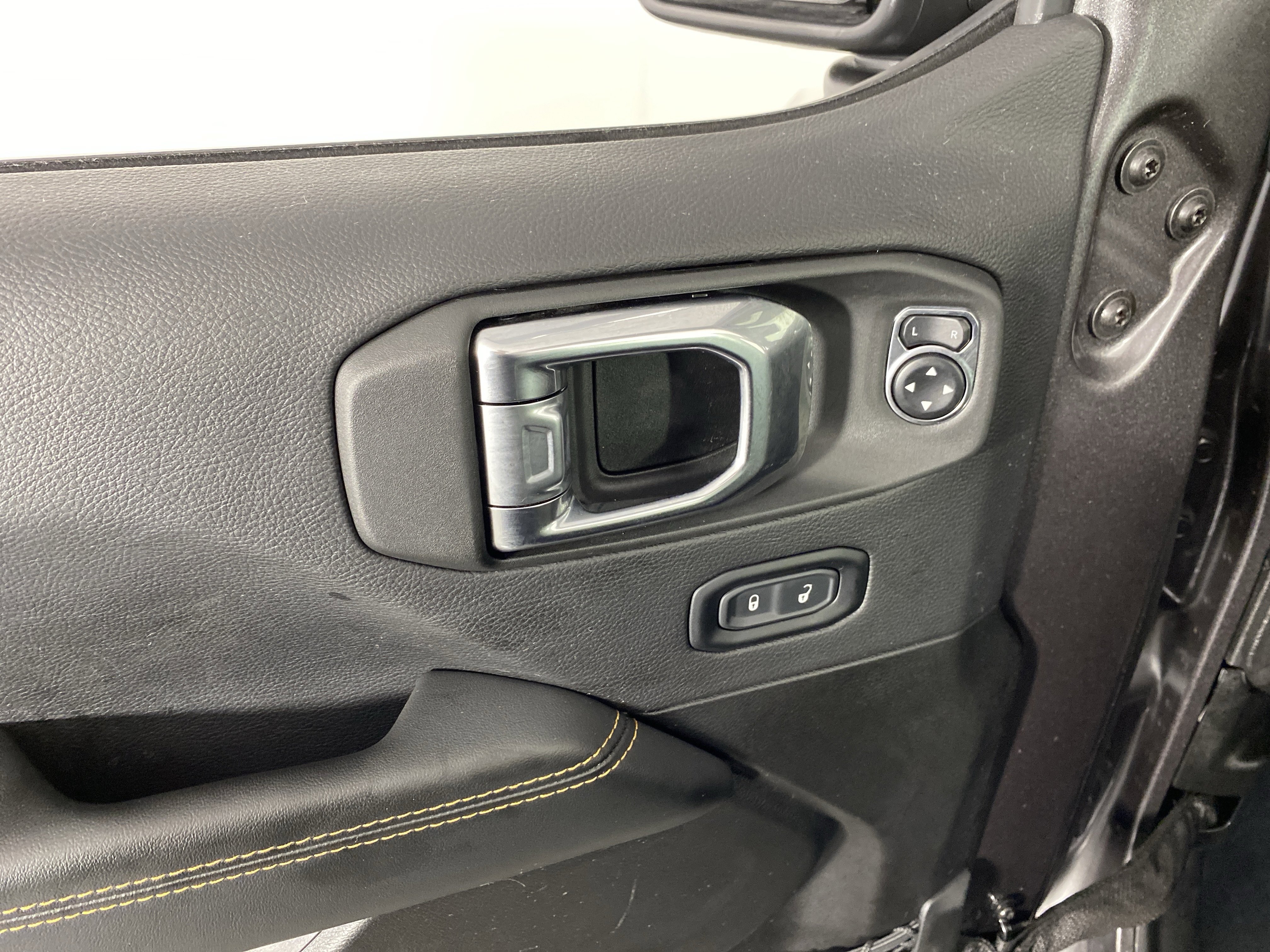 Used 2025 Jeep Wrangler Sahara w/ Safety Group image 15