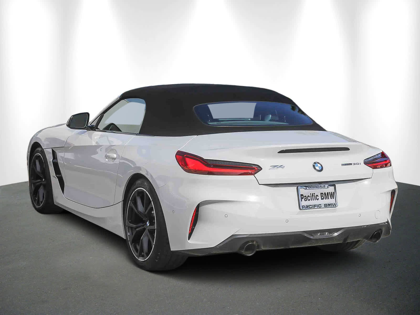 Used 2026 BMW Z4 sDrive30i w/ Premium Package image 4